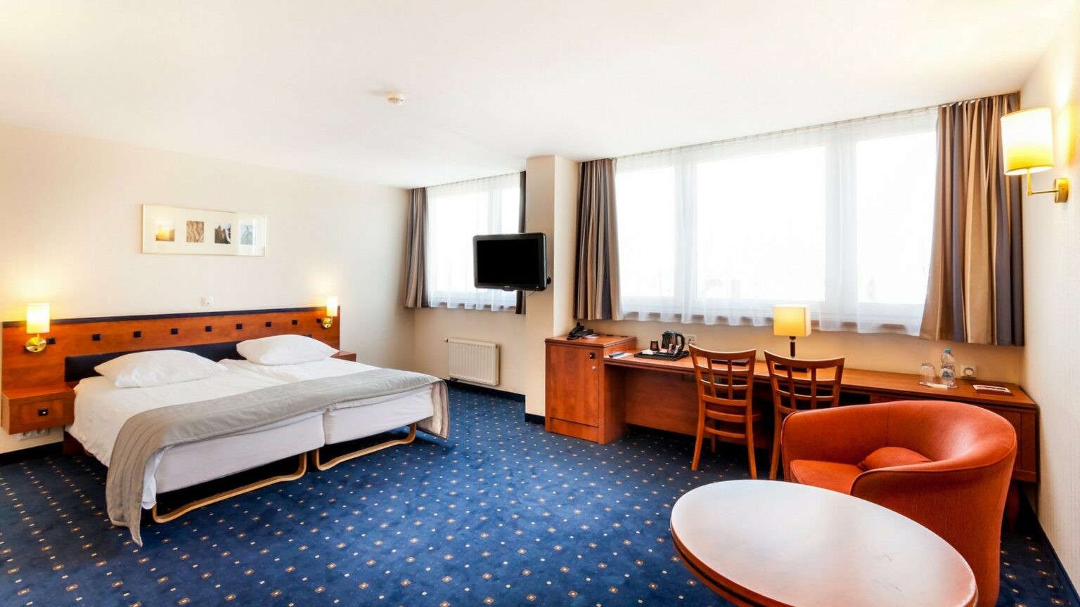 Hotel Legnica ⭐ Qubus Hotel